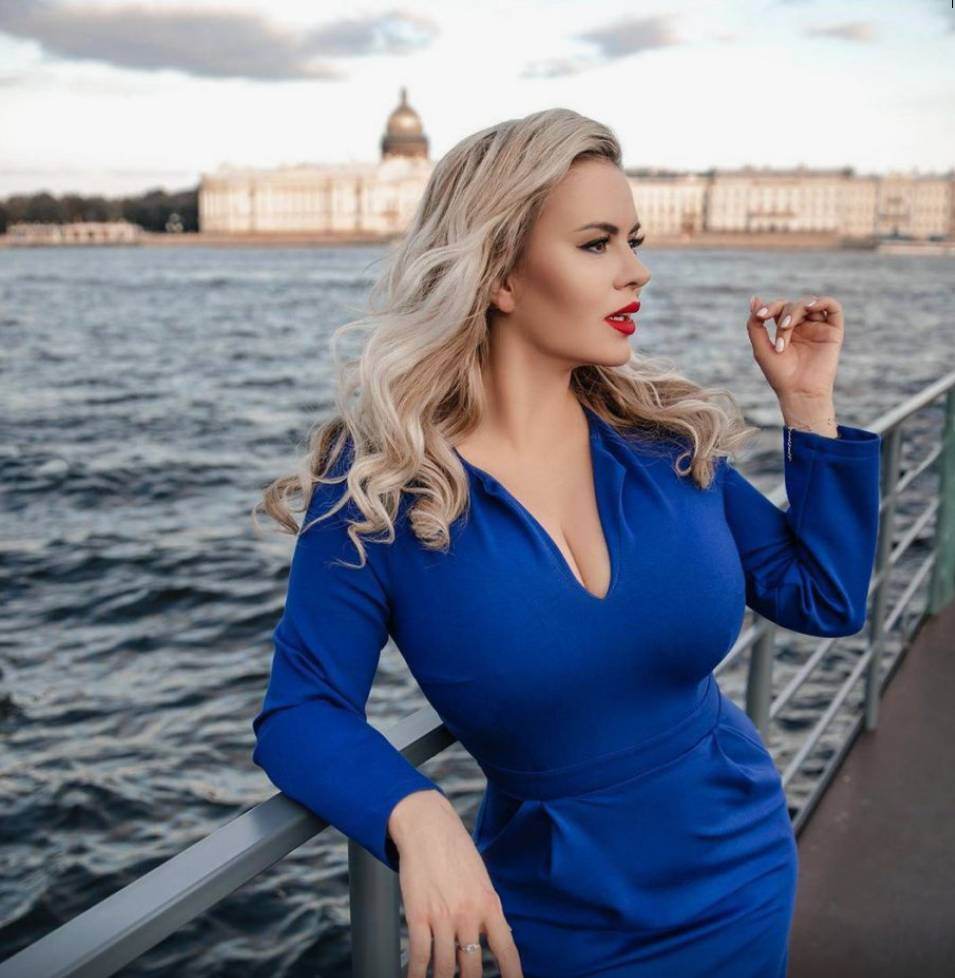 Анна Семенович запустила тренд в России